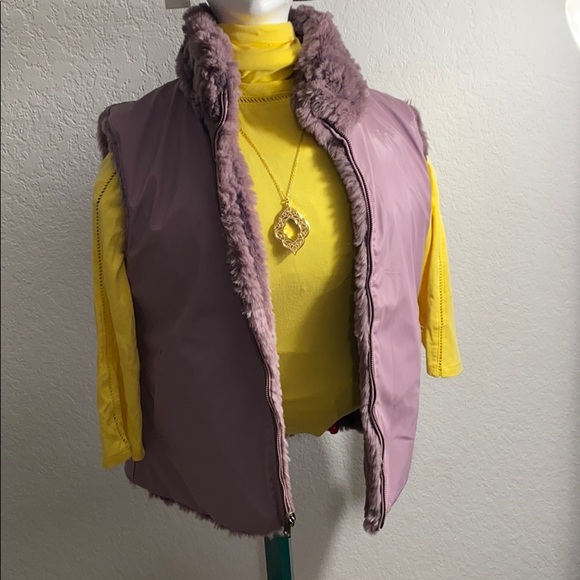 FUDA ~ Super Cute Reversible Faux Fur Zip Up Vest - Picture 3 of 9